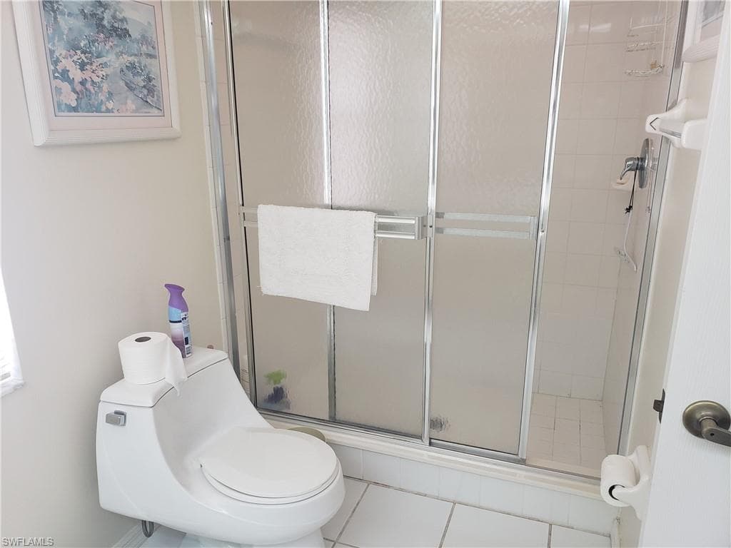 7552 Oleander Gate DR # 204, NAPLES FL 34109-10