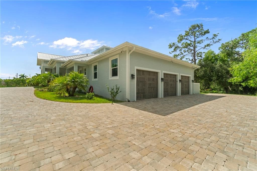 4381 Broadway AVE W, ESTERO FL 33928-8