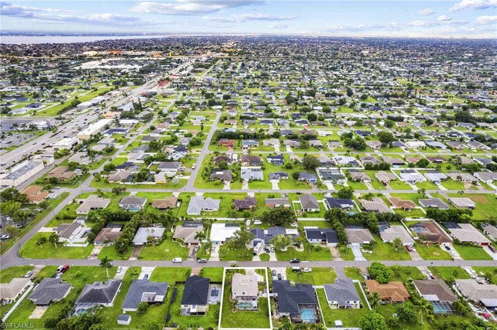 1447 SE 17th TER, CAPE CORAL FL 33990-27