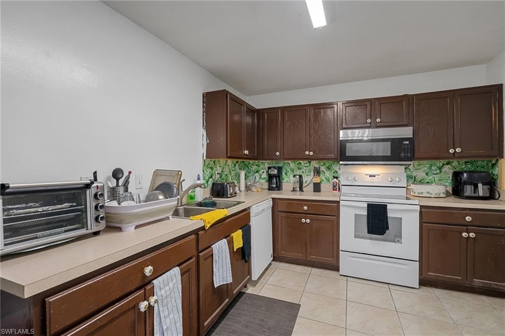 1447 SE 17th TER, CAPE CORAL FL 33990-4