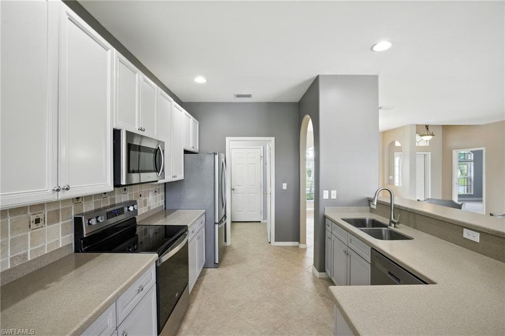 16352 Cutters CT, FORT MYERS FL 33908-13