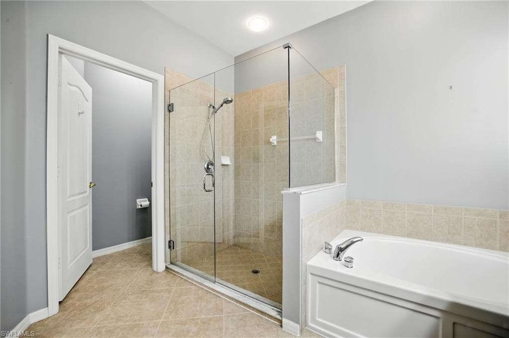 16352 Cutters CT, FORT MYERS FL 33908-30