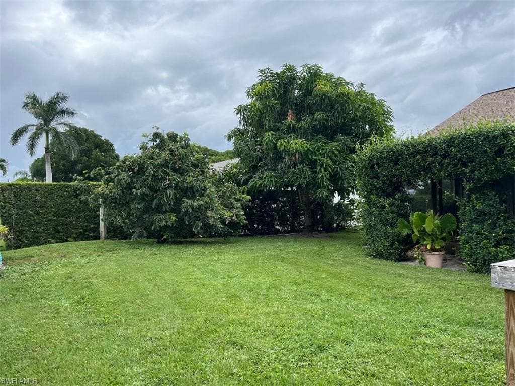 10298 Boca CIR, NAPLES FL 34109-18