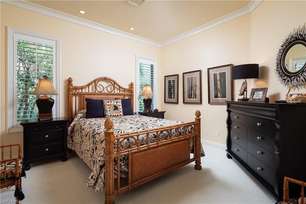 980 Barcarmil WAY, NAPLES FL 34110-21