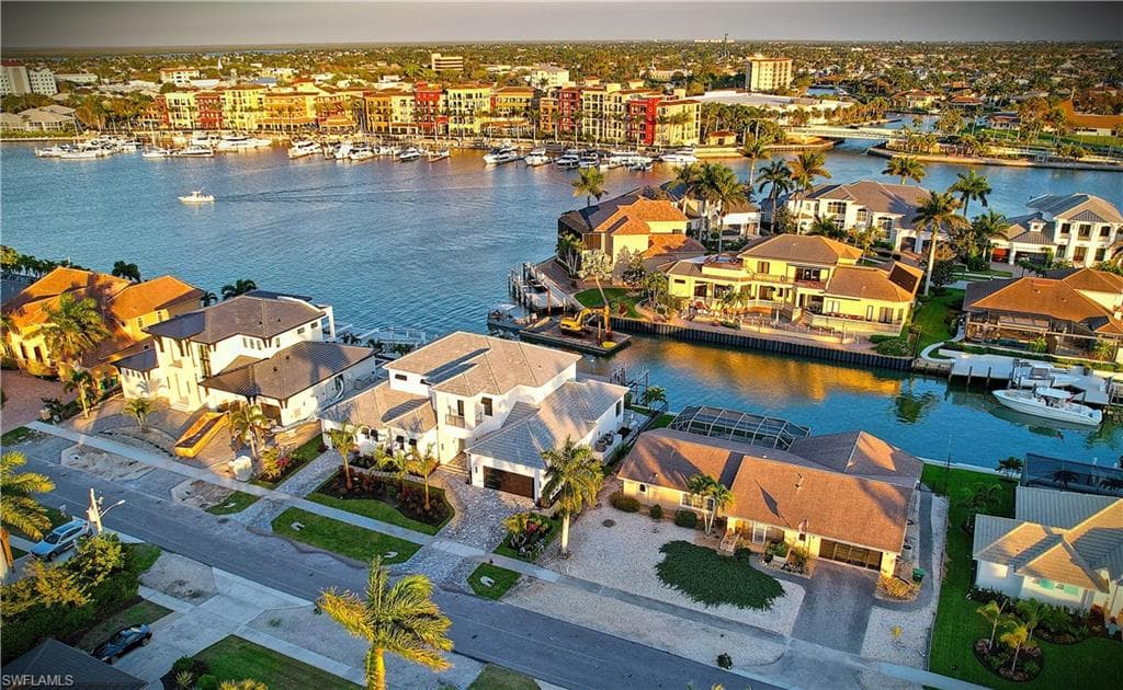 641 Dorando CT, MARCO ISLAND FL 34145-1