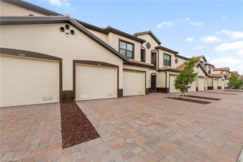1802 Samantha Gayle WAY # 103, CAPE CORAL FL 33914-28
