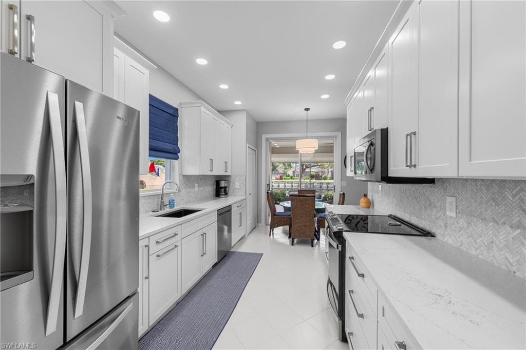 8501 Fairway Bend DR, ESTERO FL 33967-18