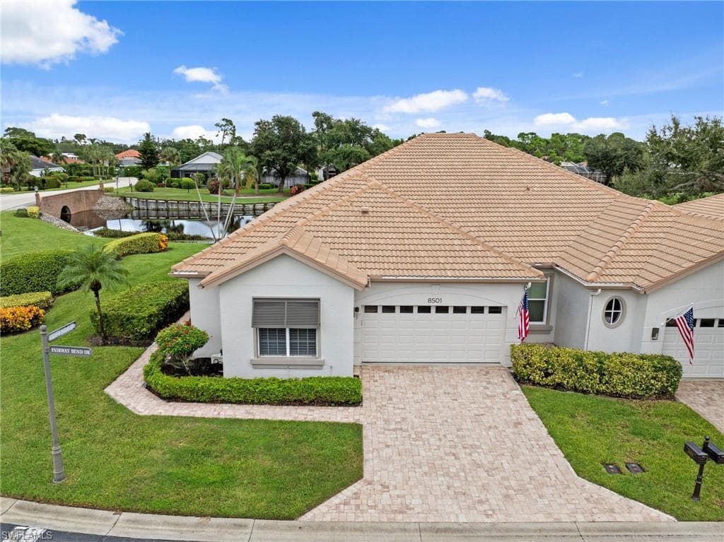 8501 Fairway Bend DR, ESTERO FL 33967-38