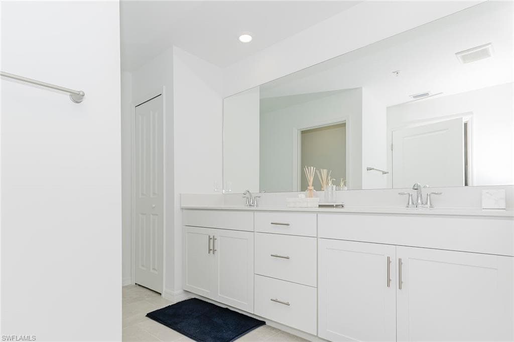 5661 Melbourne CT # 8011, AVE MARIA FL 34142-9