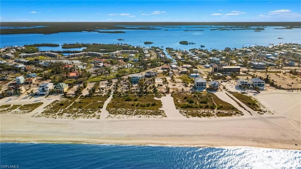 6032 Gulf RD, FORT MYERS BEACH FL 33931-2