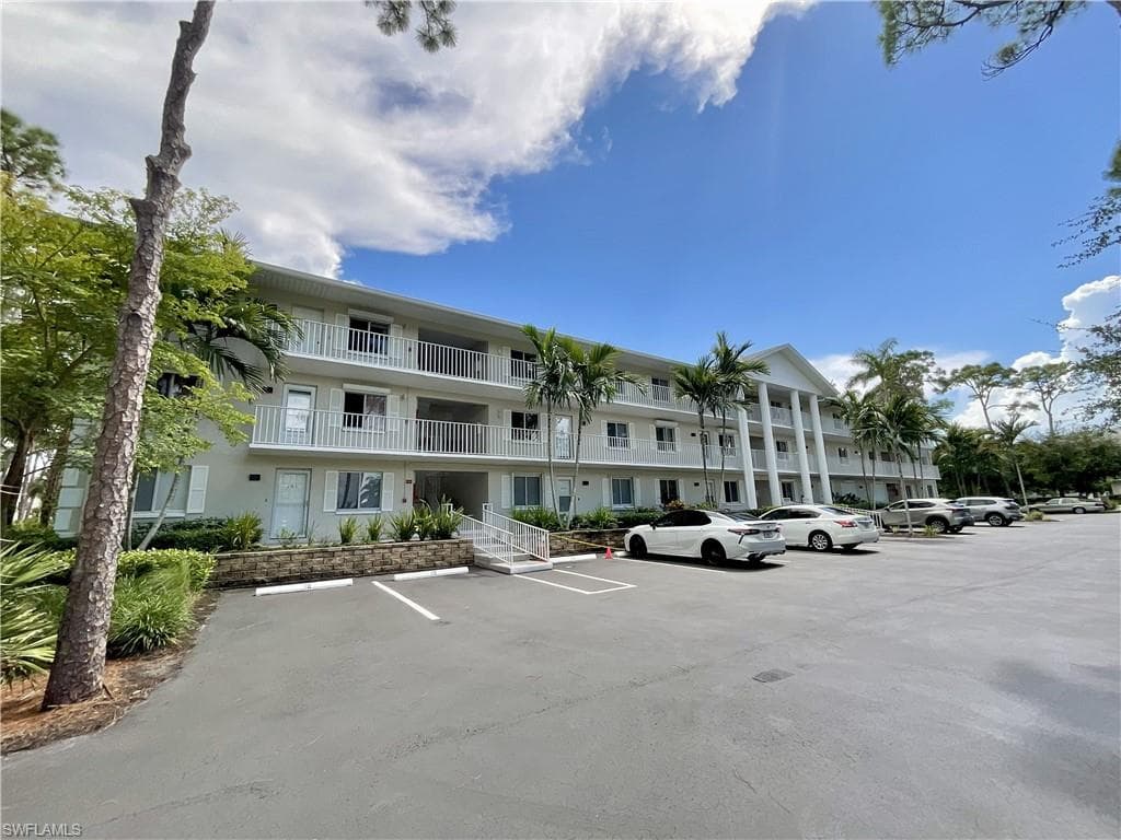 3002 Sandpiper Bay CIR # A103, NAPLES FL 34112-1