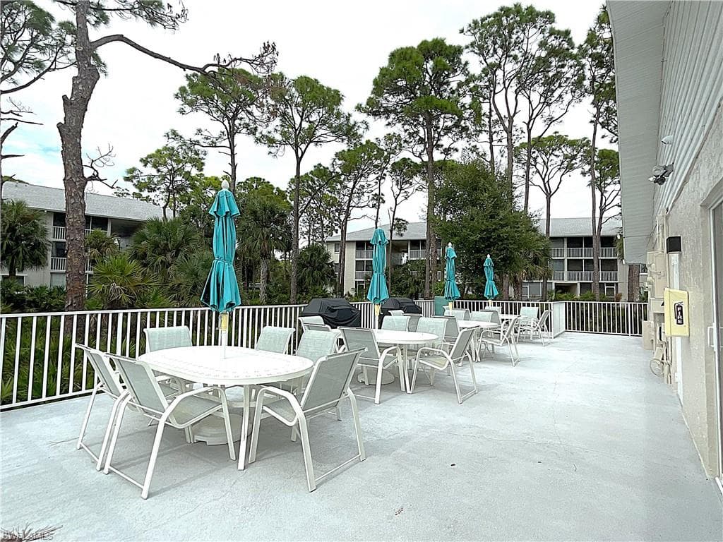 3002 Sandpiper Bay CIR # A103, NAPLES FL 34112-23