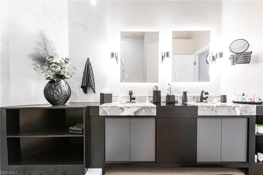 3070 Meandering WAY # 201, FORT MYERS FL 33905-26