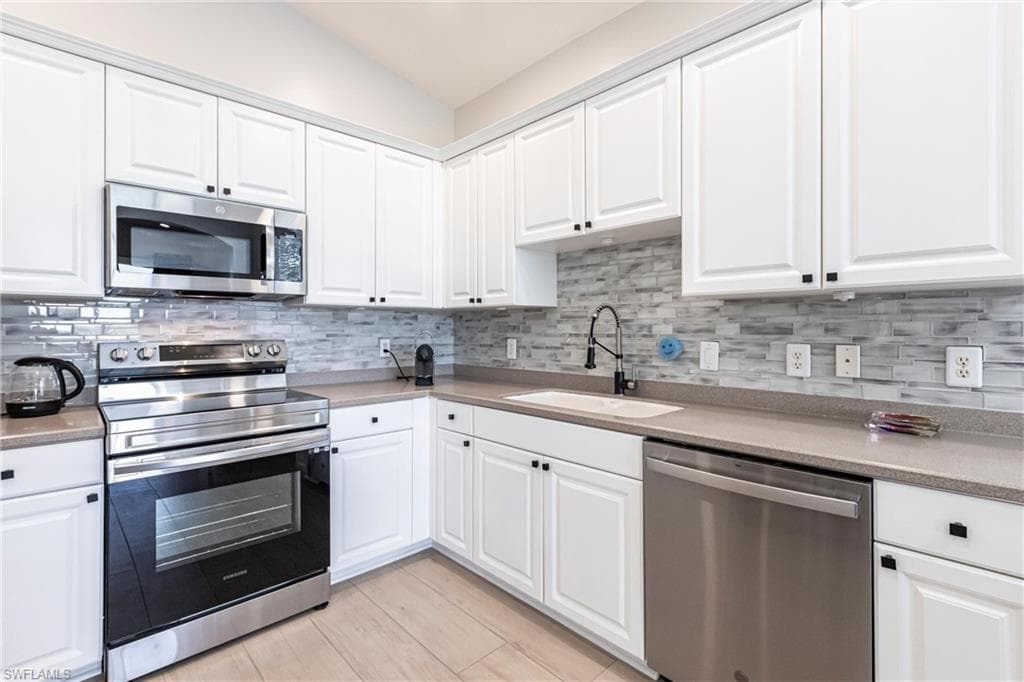 3070 Meandering WAY # 201, FORT MYERS FL 33905-17