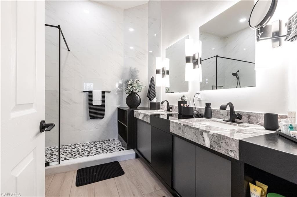 3070 Meandering WAY # 201, FORT MYERS FL 33905-24