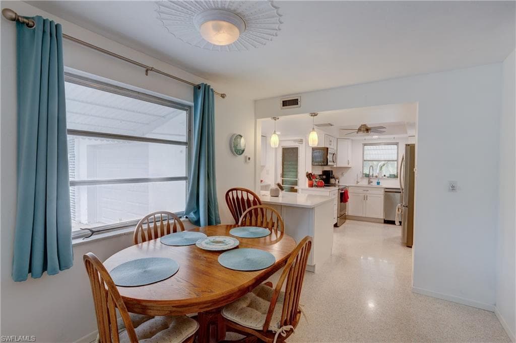 1358 Sunrise DR, NORTH FORT MYERS FL 33917-5