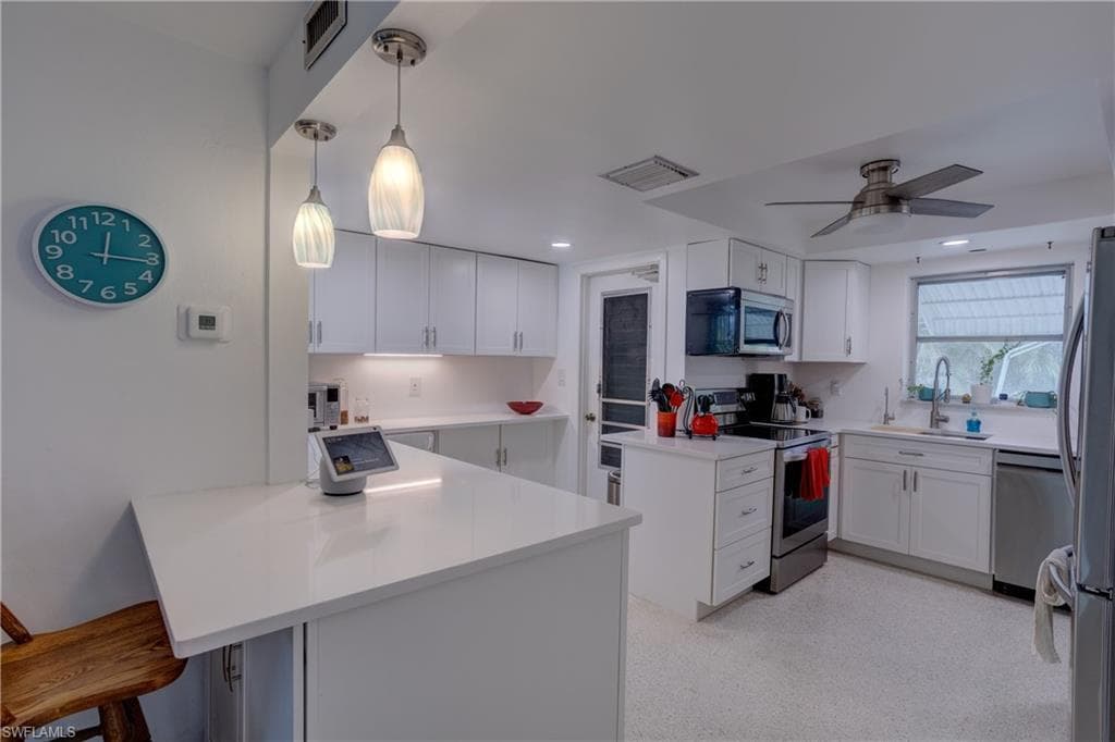 1358 Sunrise DR, NORTH FORT MYERS FL 33917-6