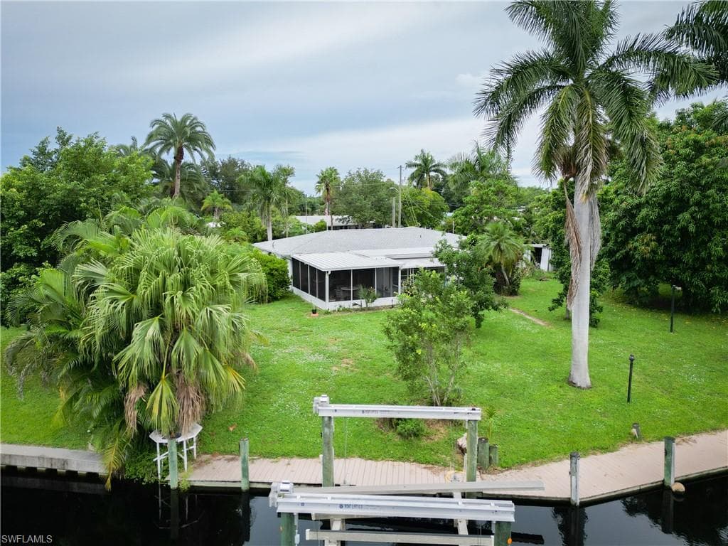 1358 Sunrise DR, NORTH FORT MYERS FL 33917-32