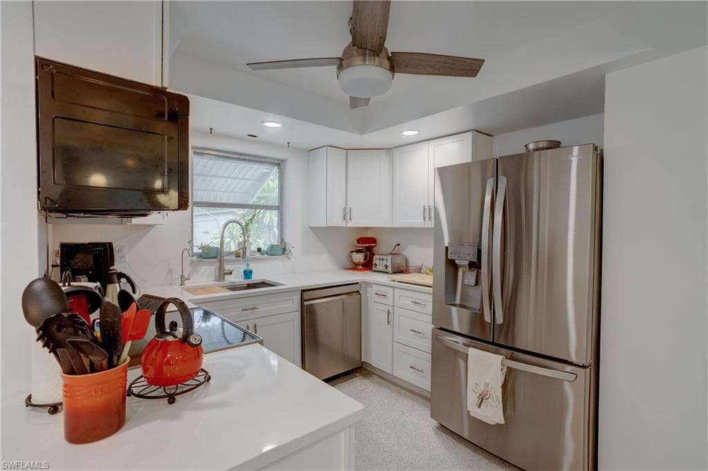 1358 Sunrise DR, NORTH FORT MYERS FL 33917-9