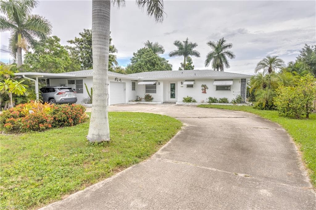 1358 Sunrise DR, NORTH FORT MYERS FL 33917-38