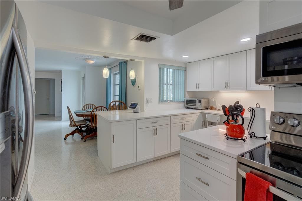 1358 Sunrise DR, NORTH FORT MYERS FL 33917-10