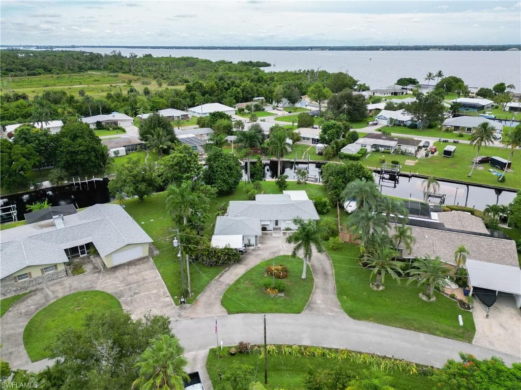 1358 Sunrise DR, NORTH FORT MYERS FL 33917-37