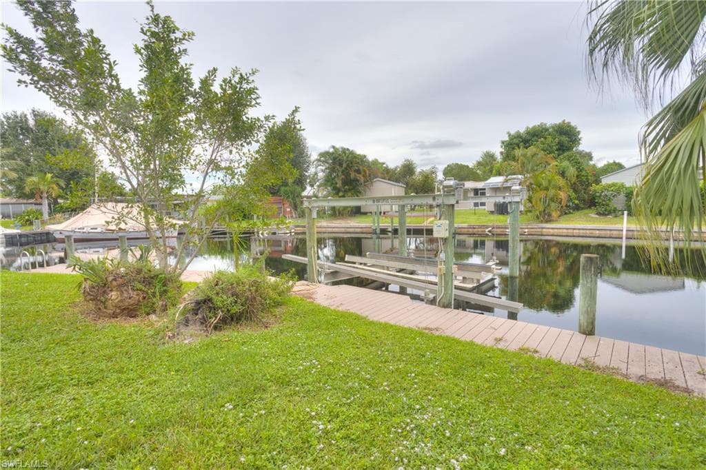 1358 Sunrise DR, NORTH FORT MYERS FL 33917-29