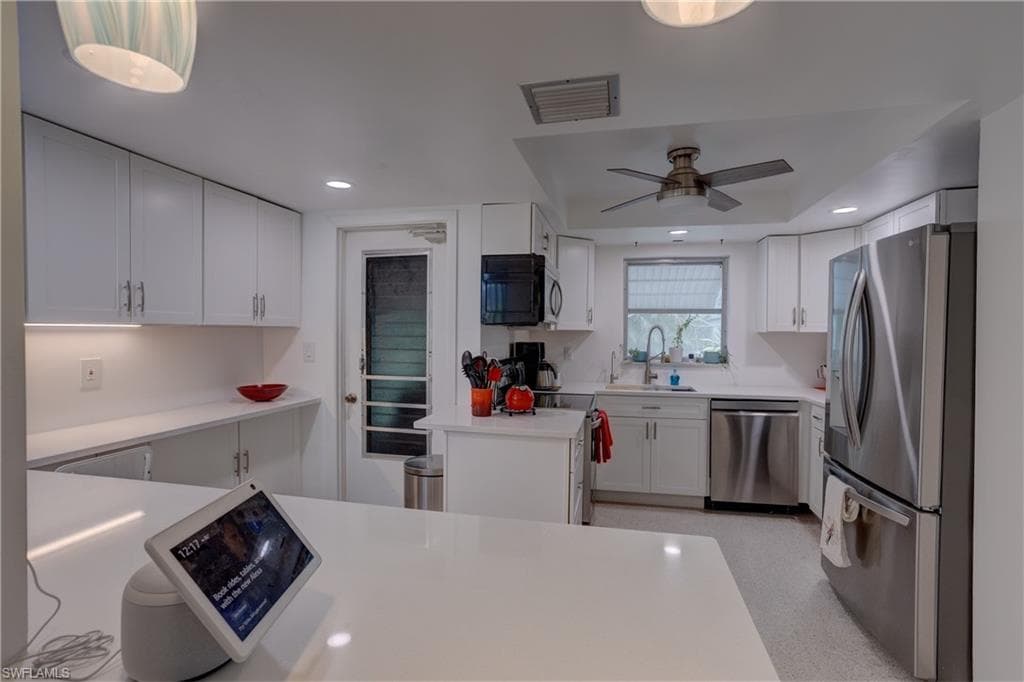 1358 Sunrise DR, NORTH FORT MYERS FL 33917-7