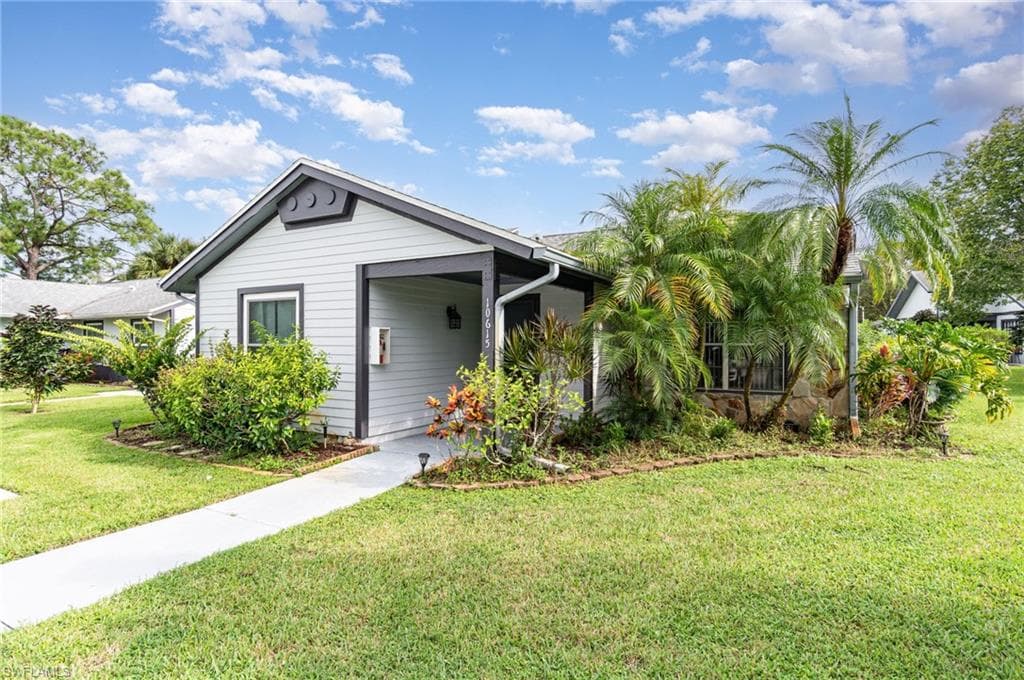 10615 Roxbury CT, LEHIGH ACRES FL 33936-2