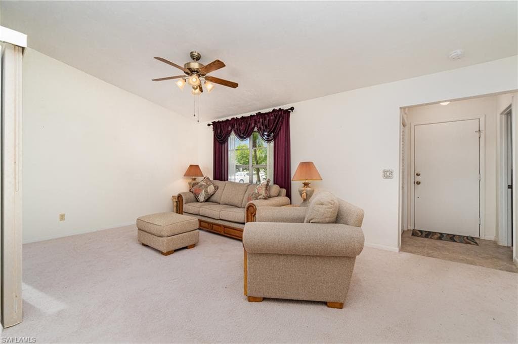 10615 Roxbury CT, LEHIGH ACRES FL 33936-3