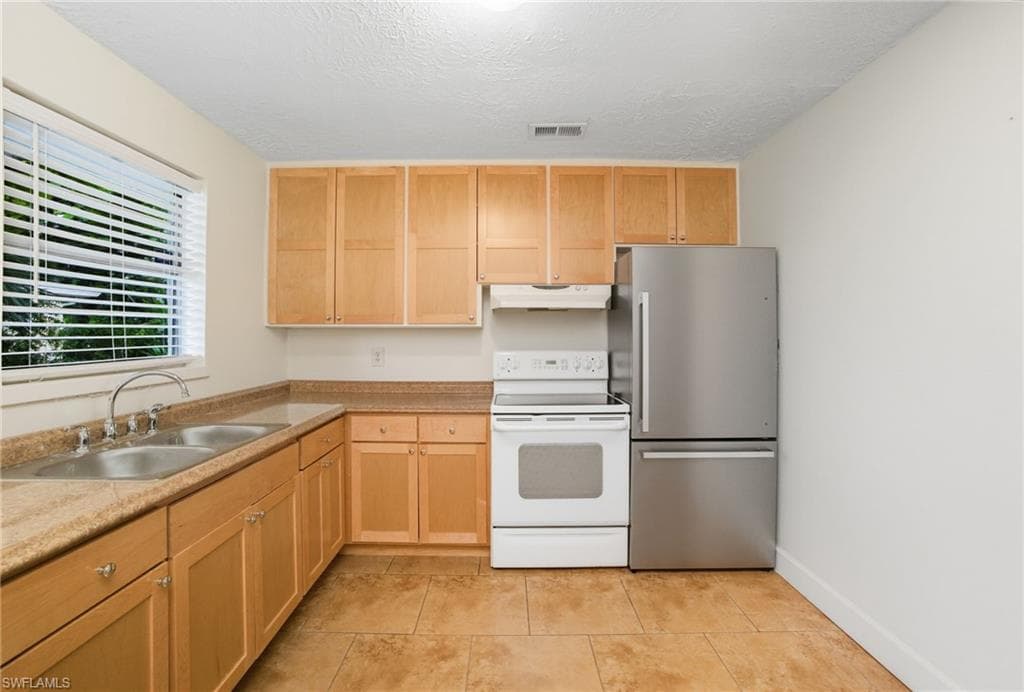 2662/2656 Mangrove ST, NAPLES FL 34112-27