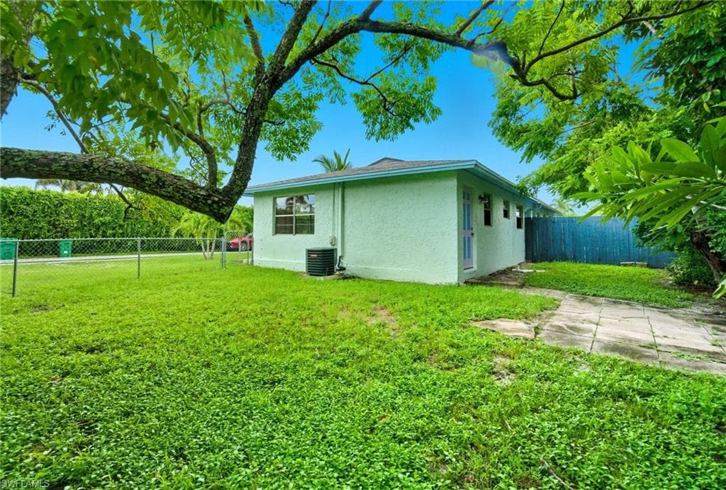 2662/2656 Mangrove ST, NAPLES FL 34112-30