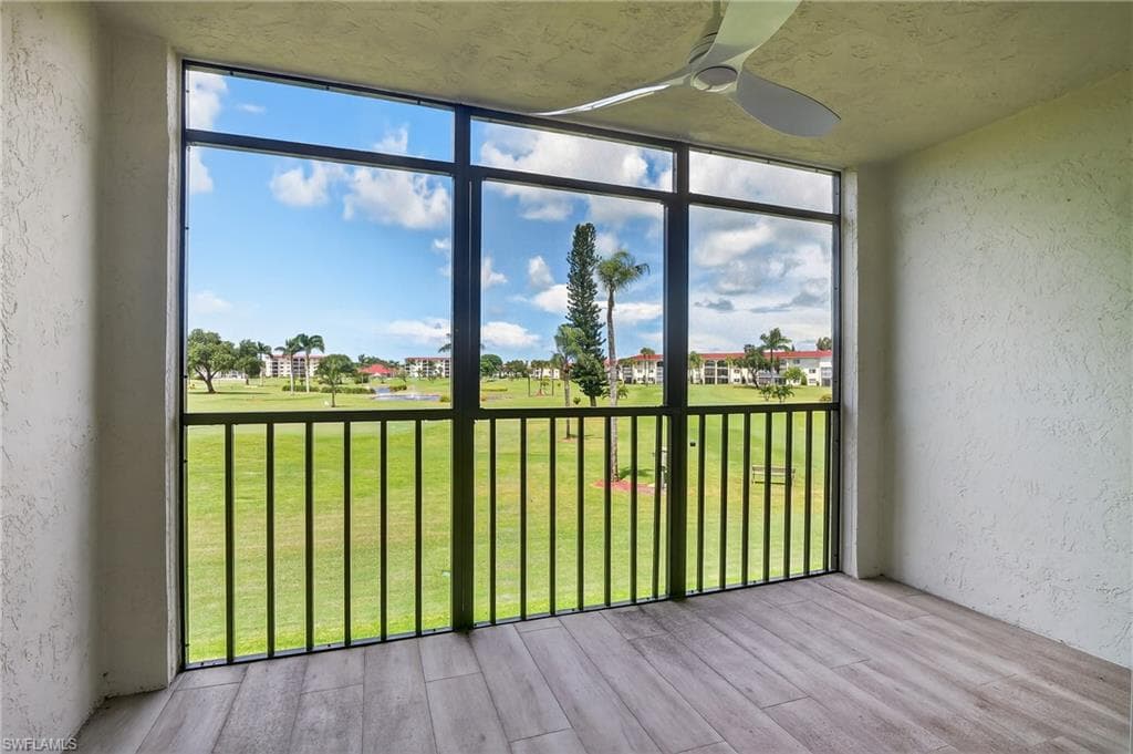 29 High Point CIR E # 204, NAPLES FL 34103-21