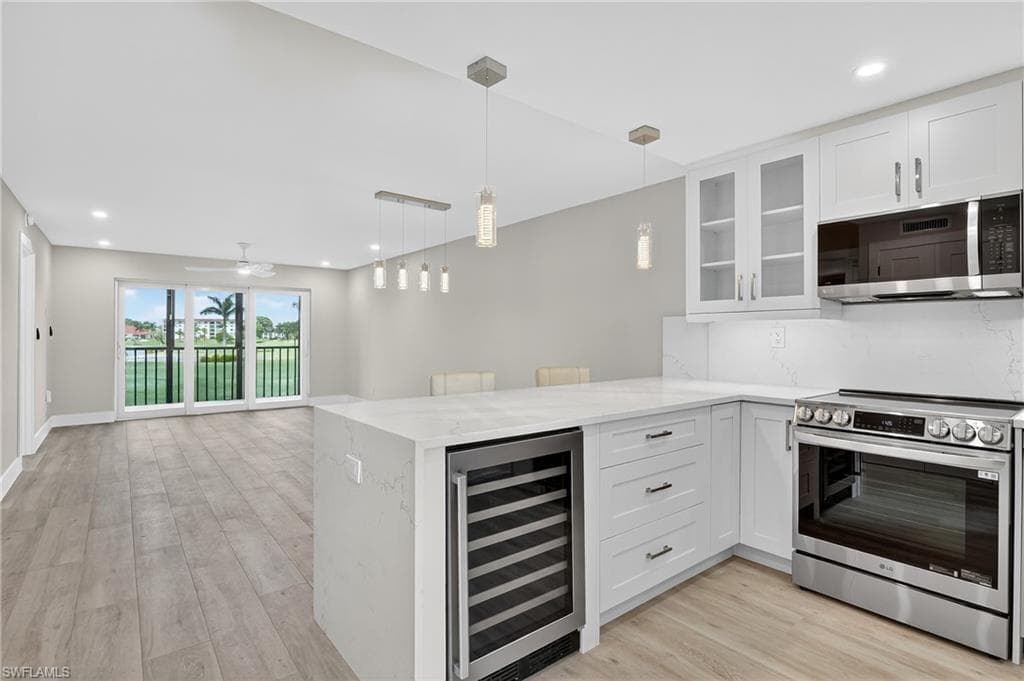 29 High Point CIR E # 204, NAPLES FL 34103-4