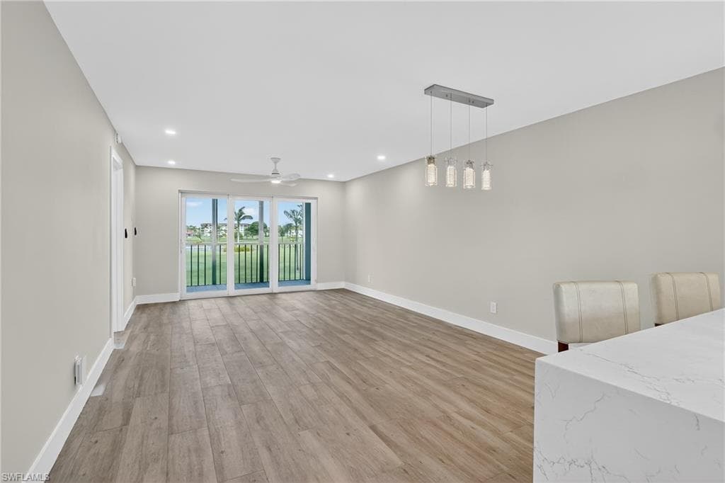 29 High Point CIR E # 204, NAPLES FL 34103-8