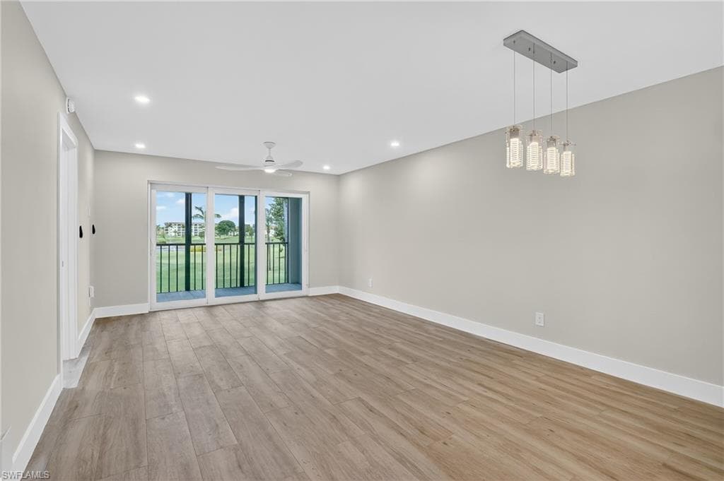 29 High Point CIR E # 204, NAPLES FL 34103-9