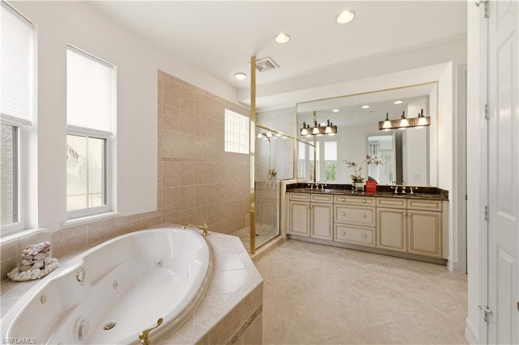 2843 Tiburon BLVD E # 102, NAPLES FL 34109-26