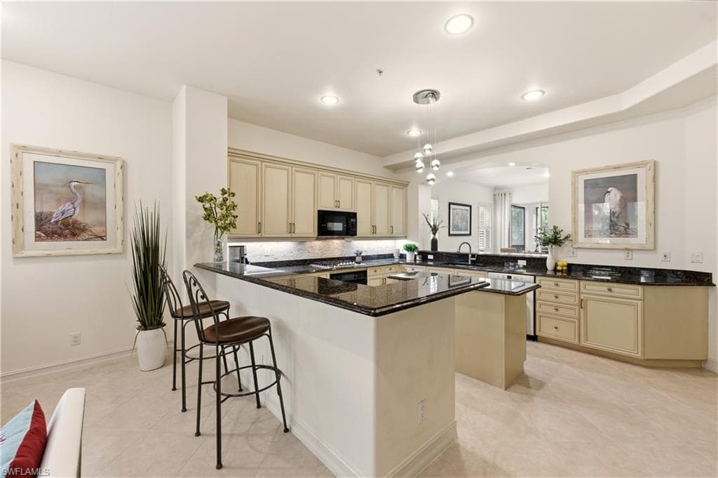 2843 Tiburon BLVD E # 102, NAPLES FL 34109-14