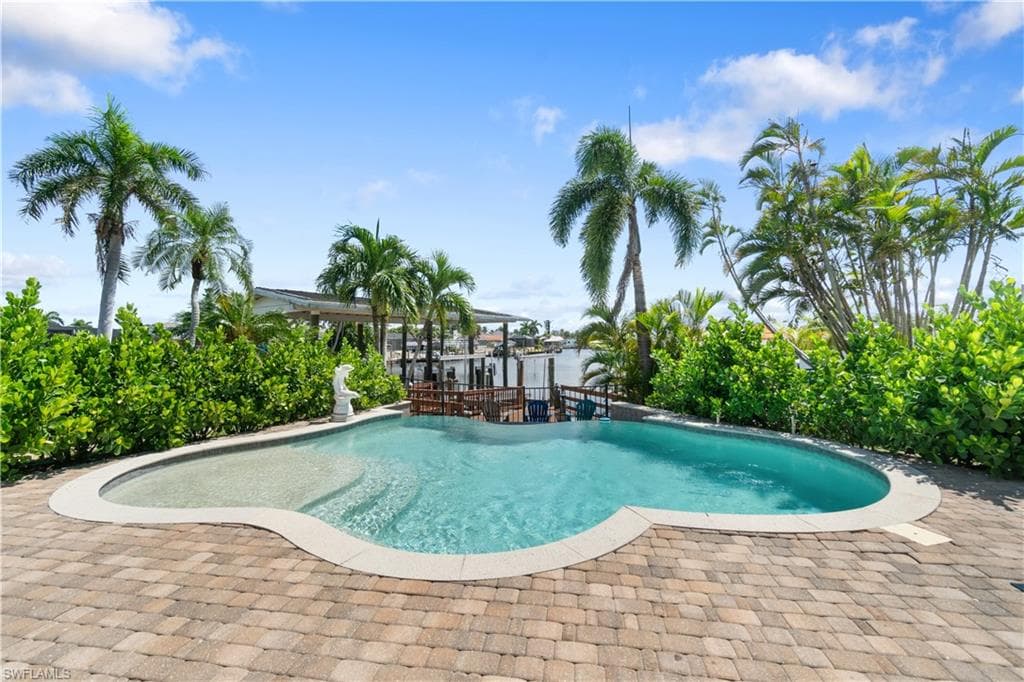 5161 Williams DR, FORT MYERS BEACH FL 33931-2