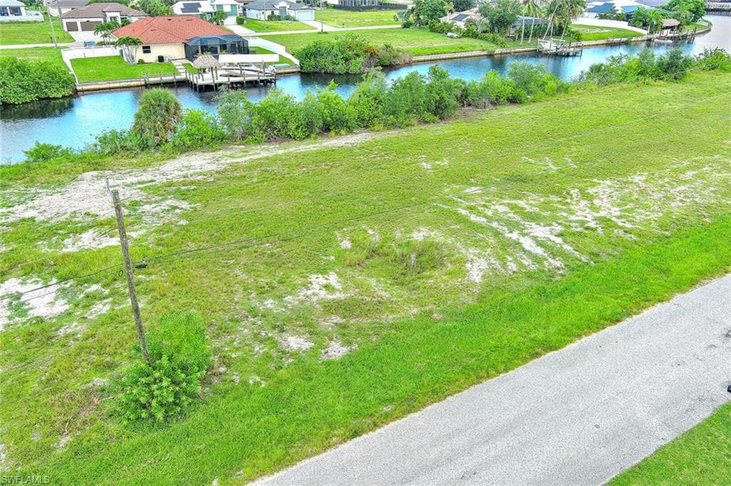 1025 NW 35th PL, CAPE CORAL FL 33993-4