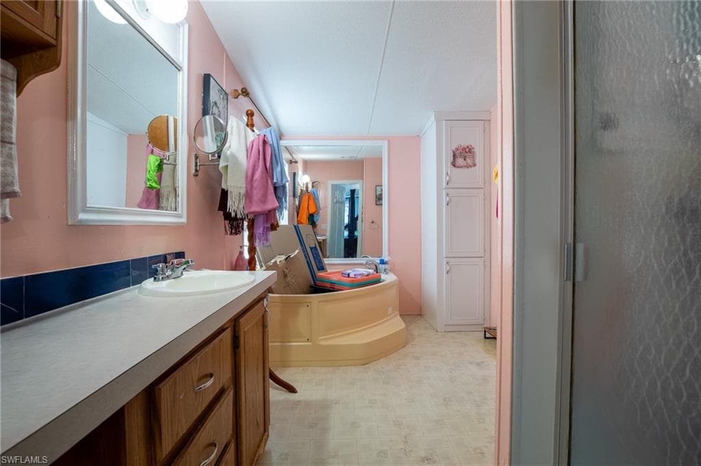 1856 Tampa AVE, CLEWISTON FL 33440-18