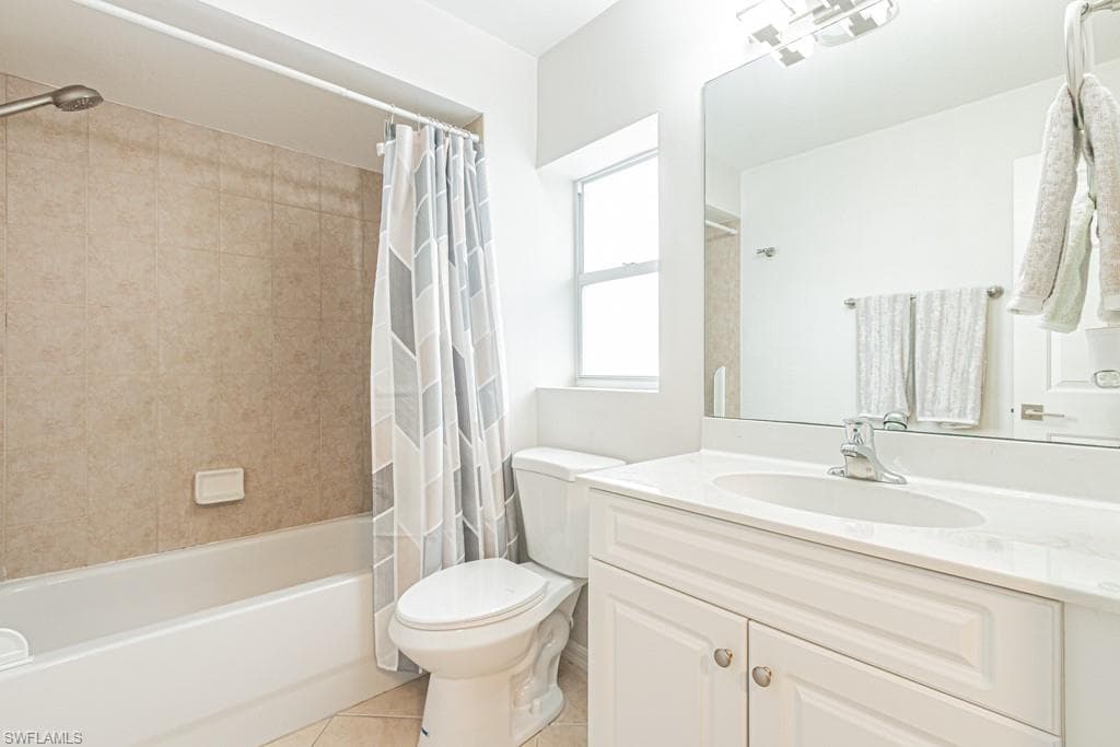 4544 Court WAY # 18D, NAPLES FL 34109-32