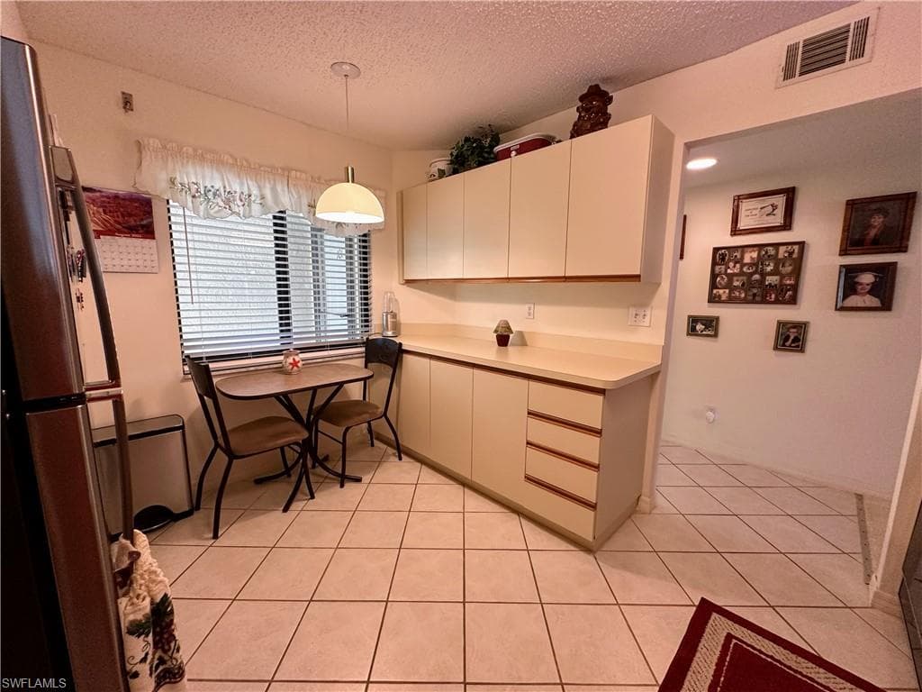 5708 Deauville CIR # J101, NAPLES FL 34112-29