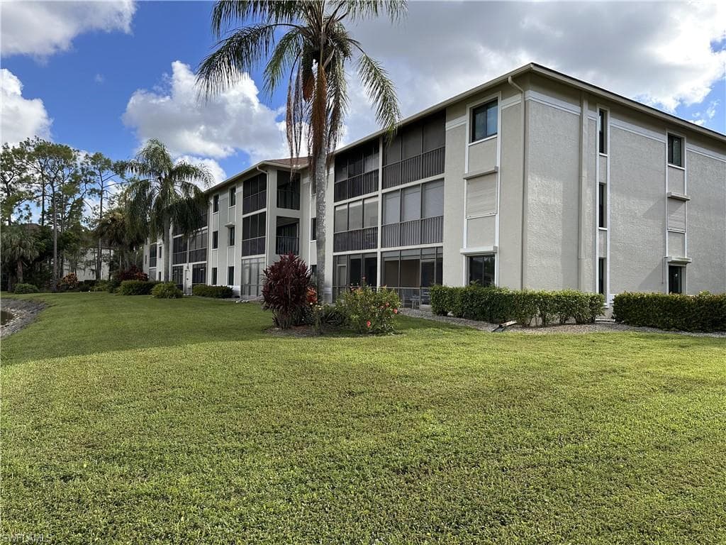 5708 Deauville CIR # J101, NAPLES FL 34112-33