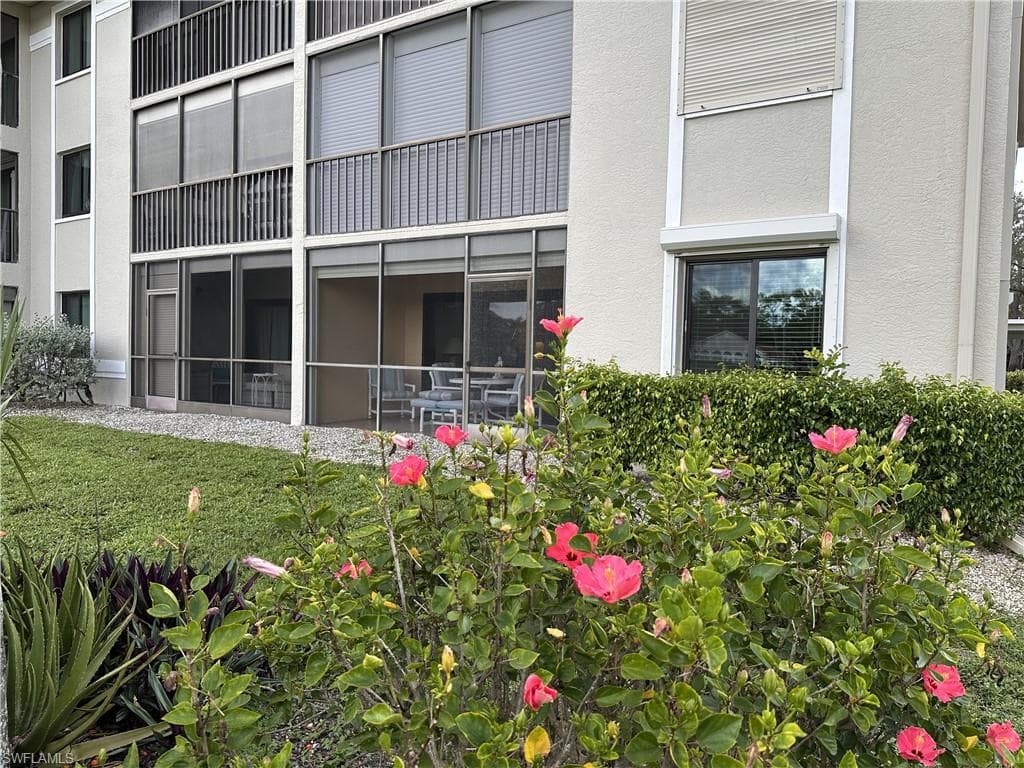 5708 Deauville CIR # J101, NAPLES FL 34112-34