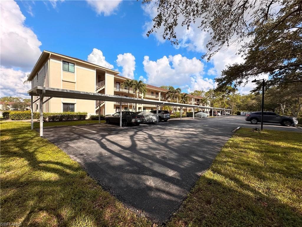 5708 Deauville CIR # J101, NAPLES FL 34112-3