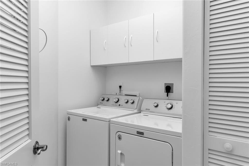 1294 Rialto WAY # 202, NAPLES FL 34114-27