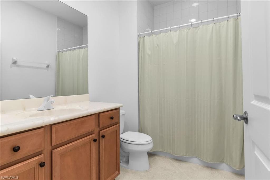 1294 Rialto WAY # 202, NAPLES FL 34114-23