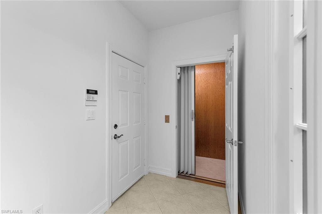 1294 Rialto WAY # 202, NAPLES FL 34114-29