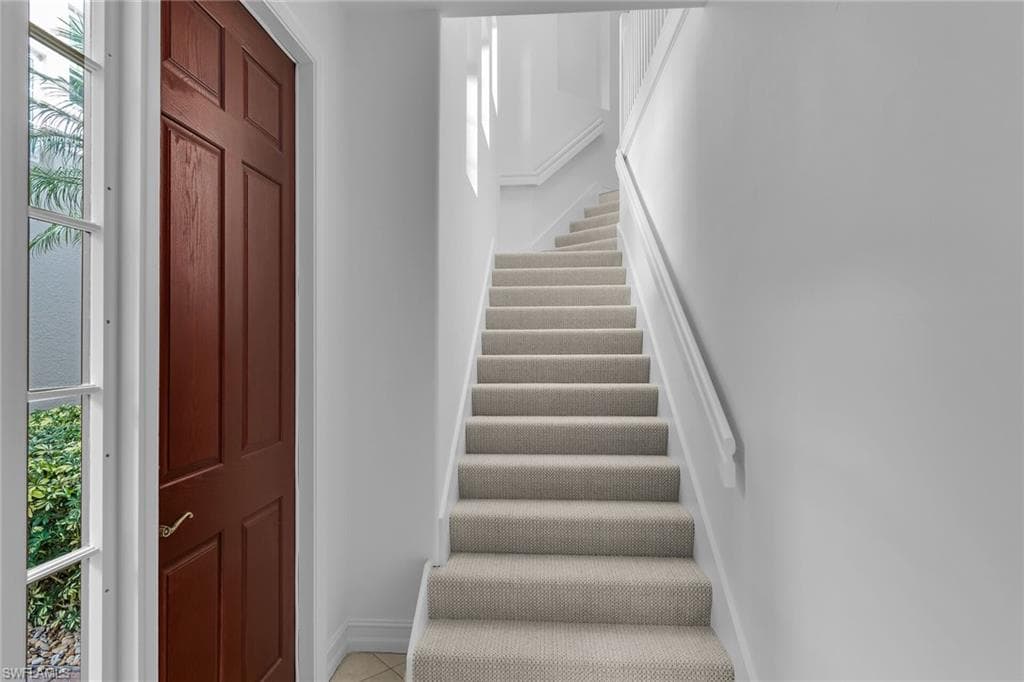 1294 Rialto WAY # 202, NAPLES FL 34114-28